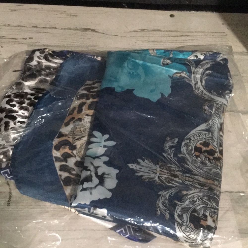 Square scarfs dark blue & medium blue animal print set of two NWT